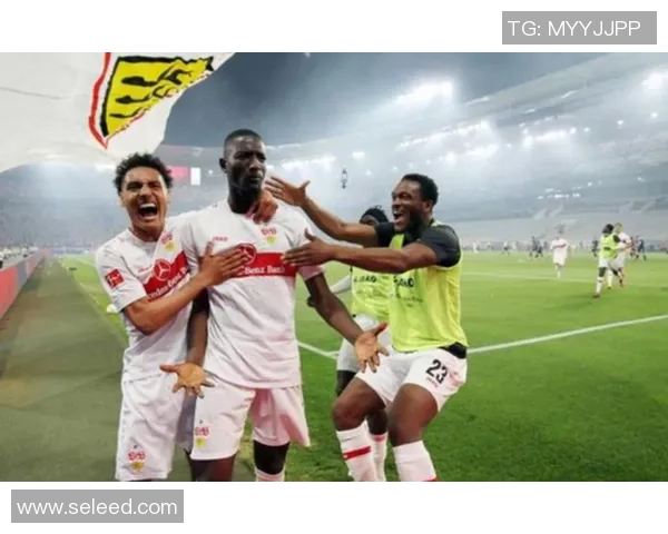 沃尔夫斯堡与斯图加特激战正酣比分悬念不断引人关注